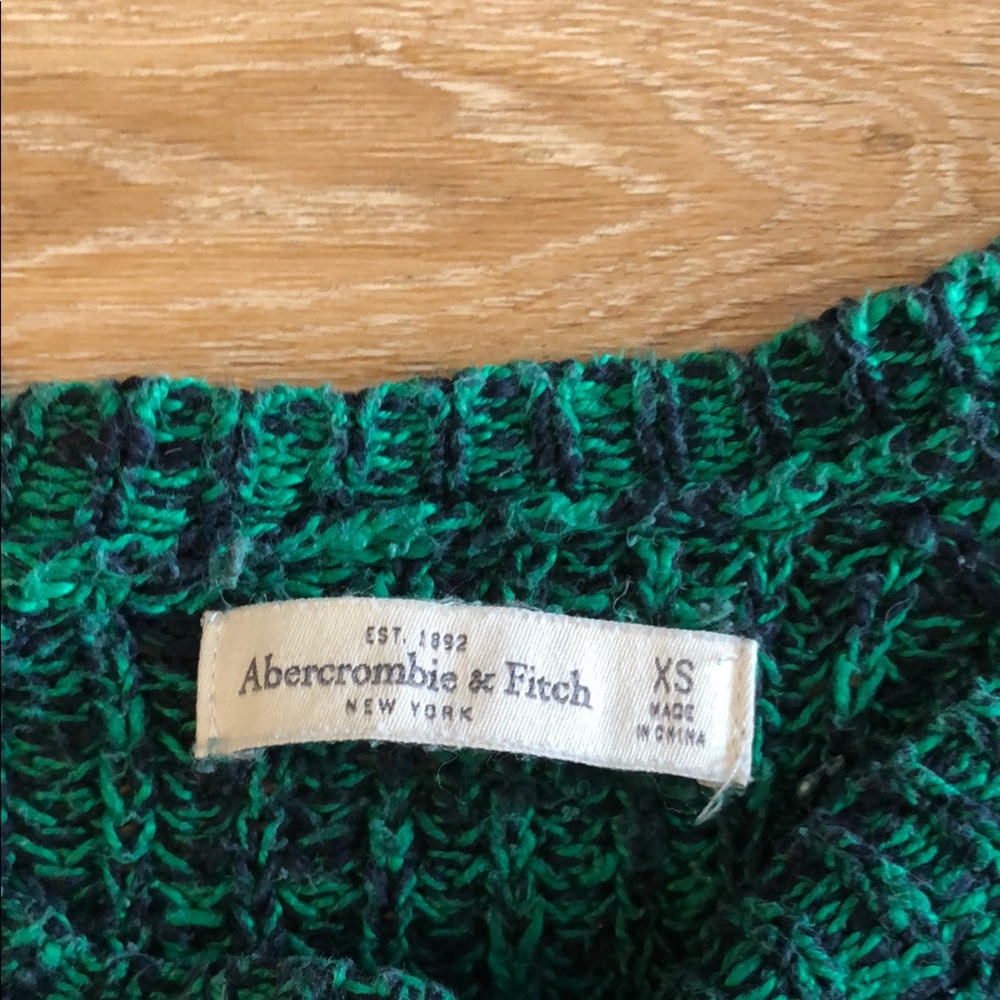Abercrombie & Fitch Green and White Crew Neck Sweater - Picture 2 of 3